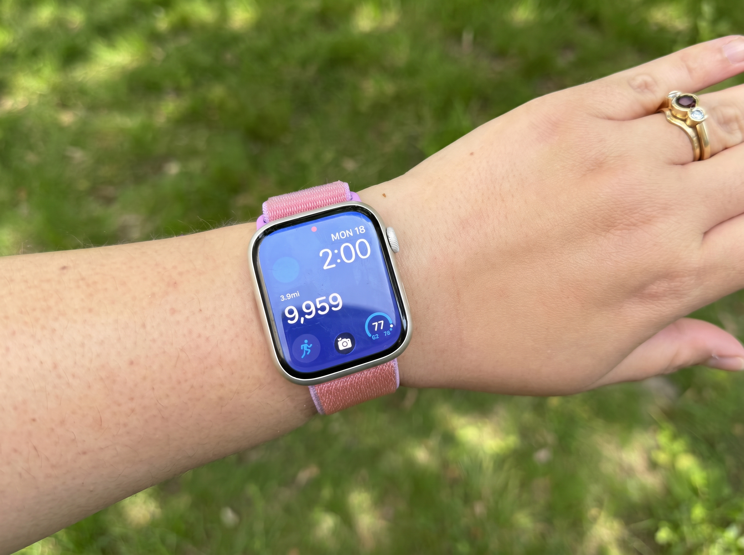 Apple Watch Users Can Access Step Count with This Simple Workaround