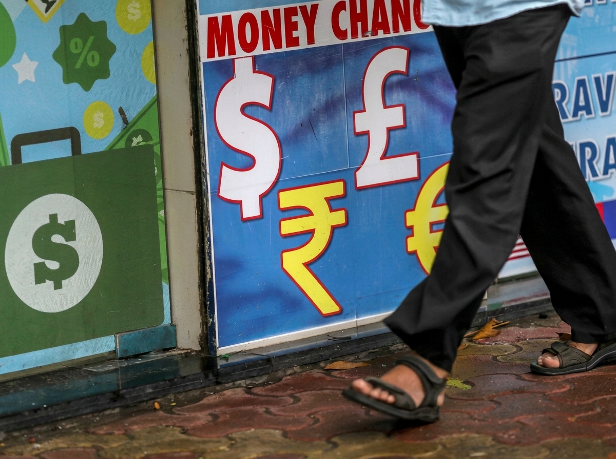 India Bond Inflows Surge to One-Year High Amid Rupee Support Measures