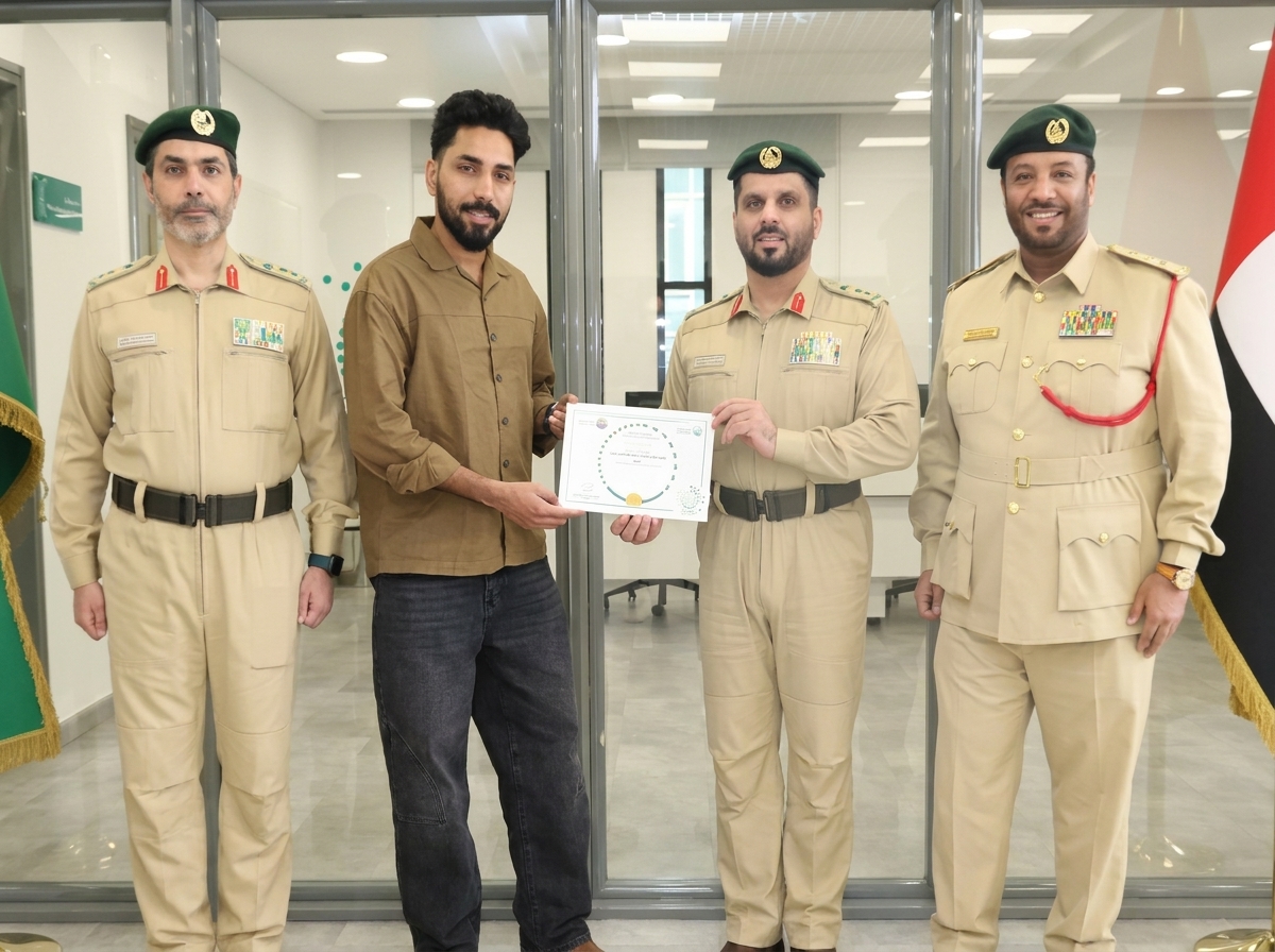 Indian man returns AED 100,000 found in parking lot