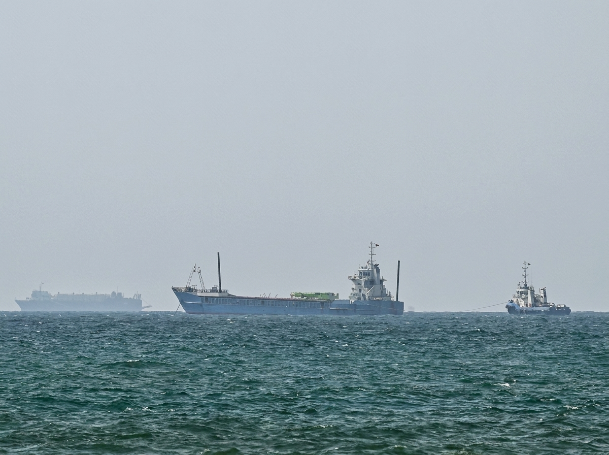 U.S. Claims 100 Vessels Redirected by Blockade Against Iran