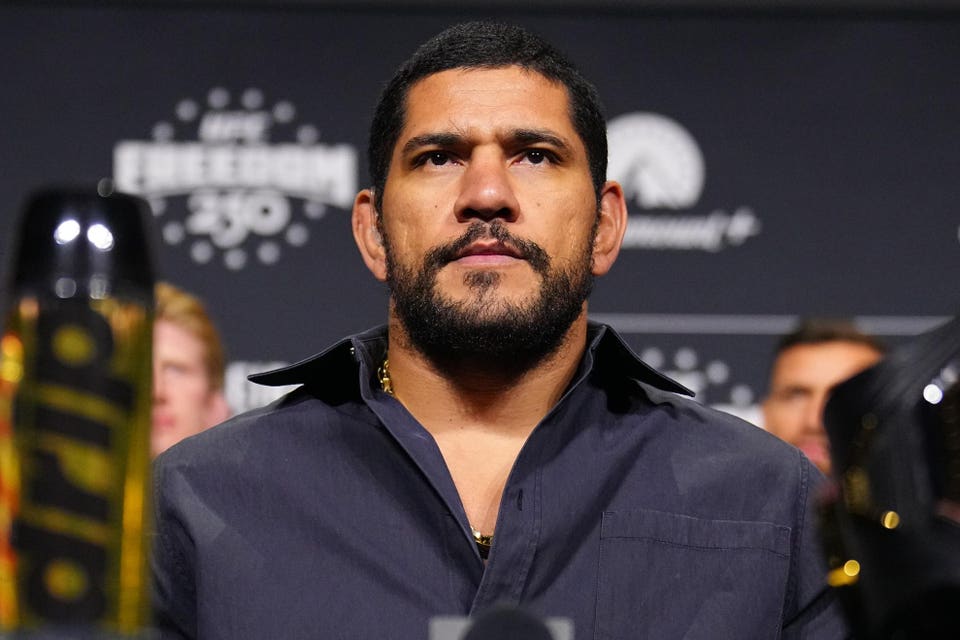 Alex Pereira Prepares for UFC Interim Title Fight While Debuting in EA UFC 6