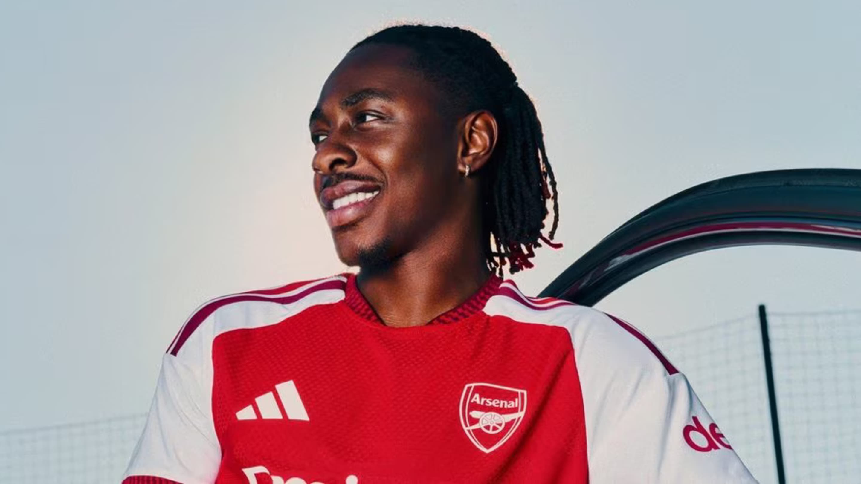 Arsenal Celebrates 20 Years at Emirates with New Home Kit for 2026-27 Season