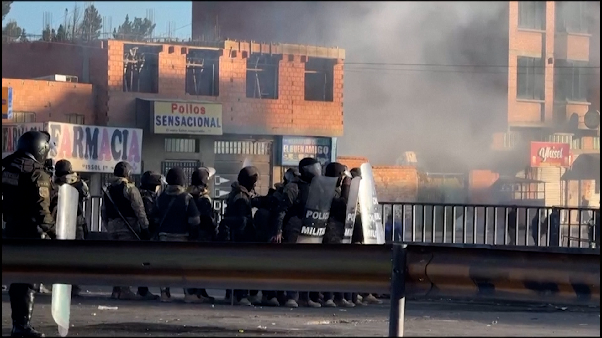 Bolivian Army Battles Protests by Clearing Blockaded Roads