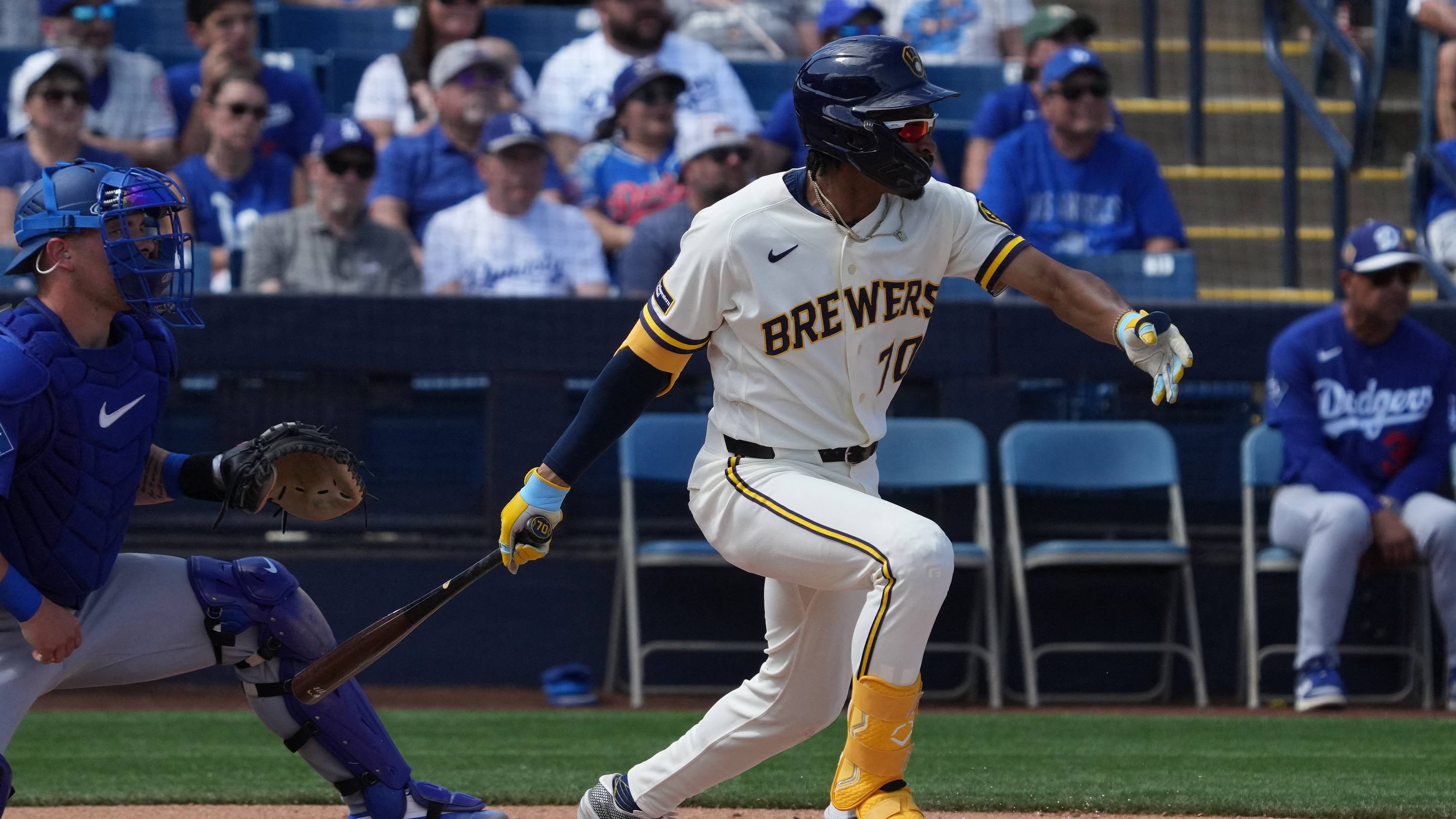 Brewers Bid Farewell to Utility Man Greg Jones Following Free Agency Election