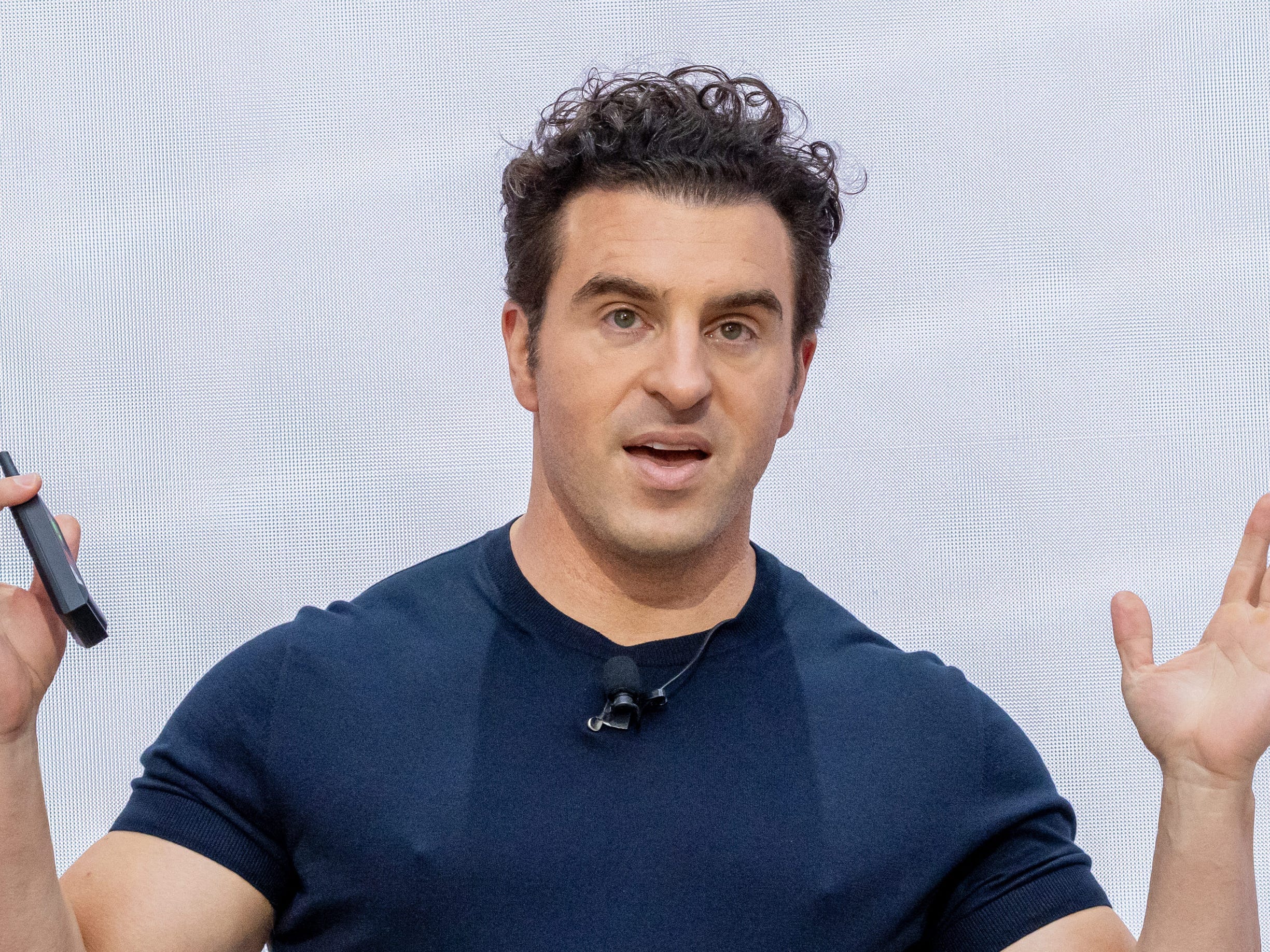 Brian Chesky Reveals How AI Transformed Meetings at Airbnb