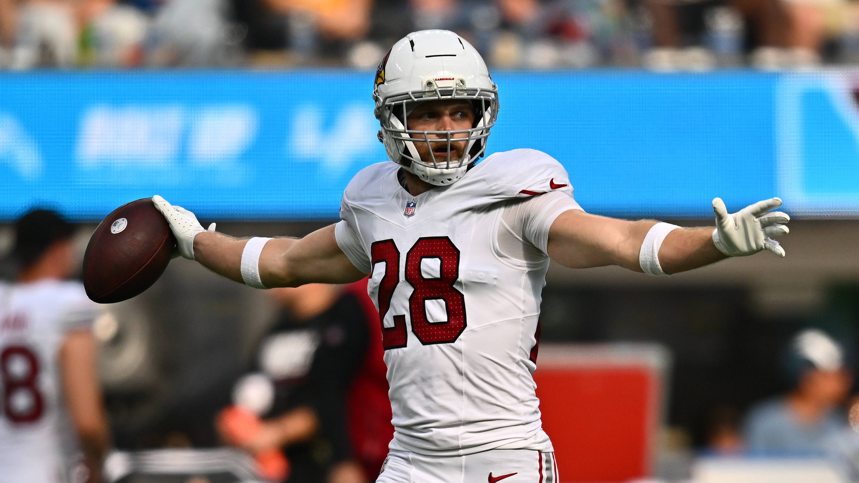 Cardinals Safety Andrew Wingard Carted Off Field with Knee Injury Against Giants