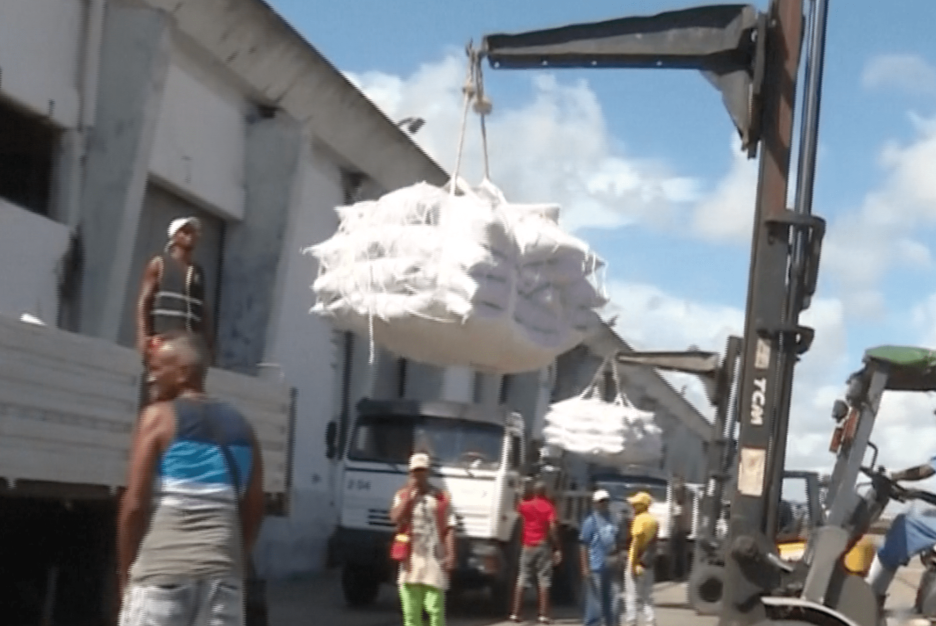 China Provides 15,000 Tonnes of Rice Aid to Cuba Amid US Blockade