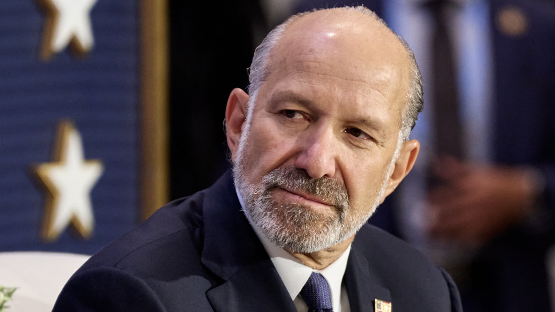 Commerce Secretary Howard Lutnick Reports Over $250 Million in Income