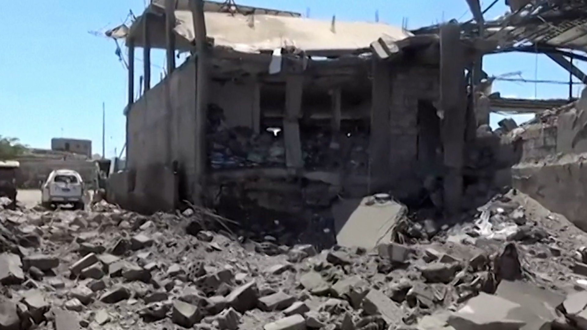 Deadly Airstrike Targets Market in Yemen's Taiz