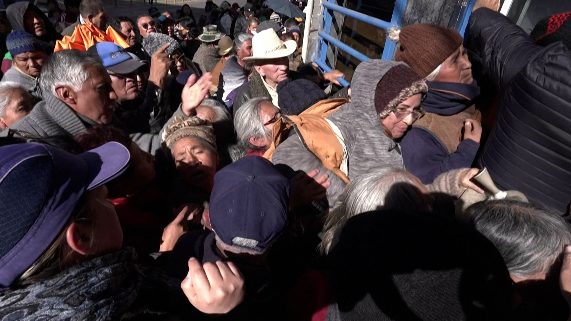 Food Shortages Lead to Scuffles Outside Supermarkets in Bolivia