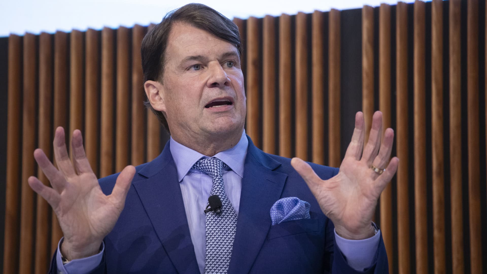 Ford CEO Urges Caution on Chinese Automakers Entering U.S. Market