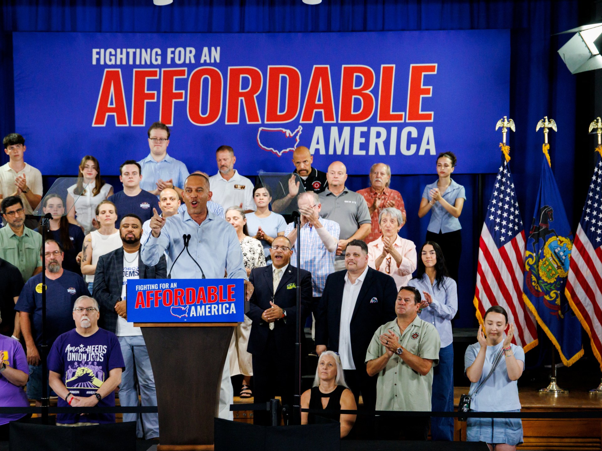 Hakeem Jeffries Centers Affordability in Democrats’ Midterm Campaign