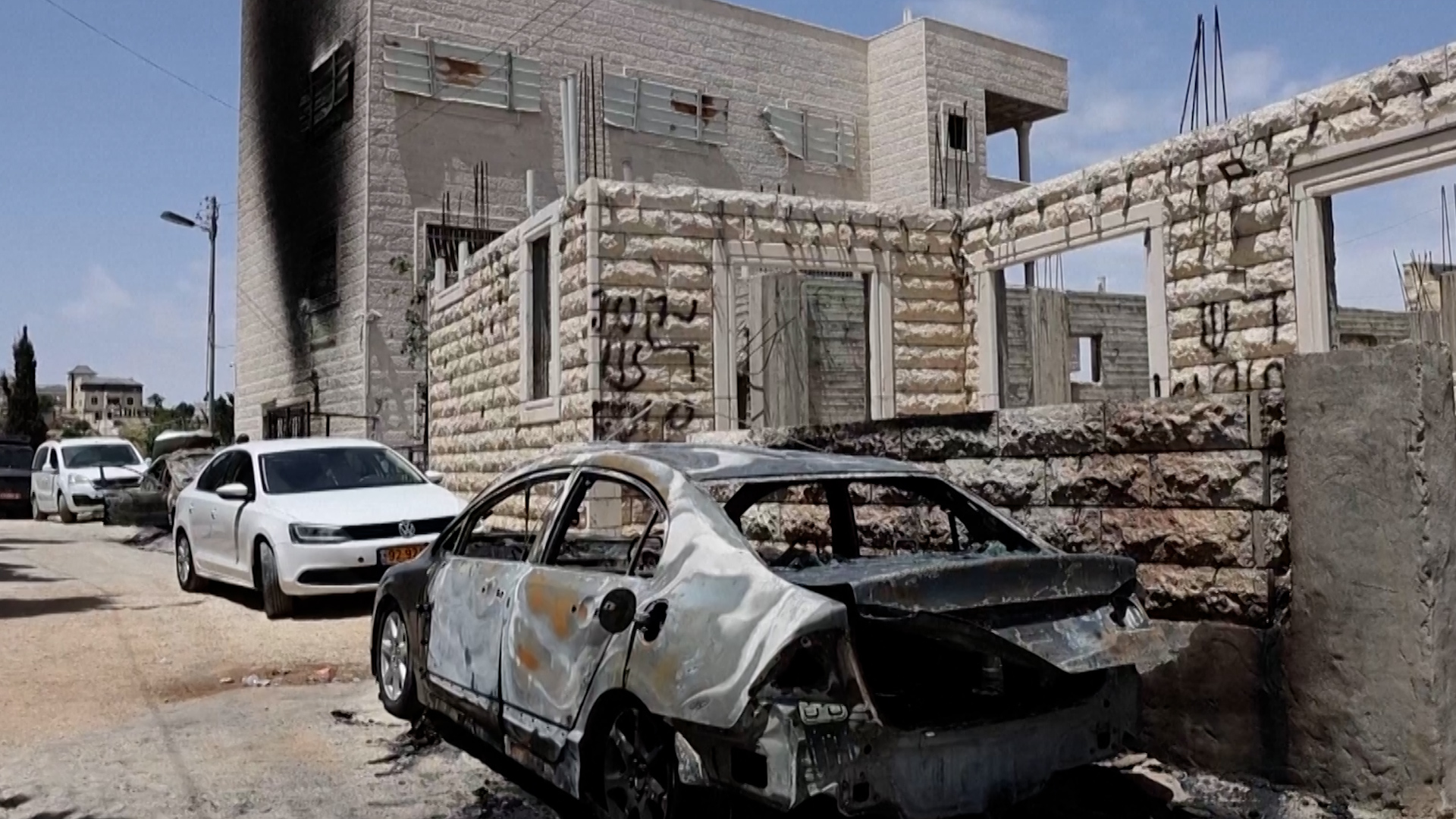 Israeli Settlers Ignite Tensions with Vehicle Arson and Caravan Installations in West Bank