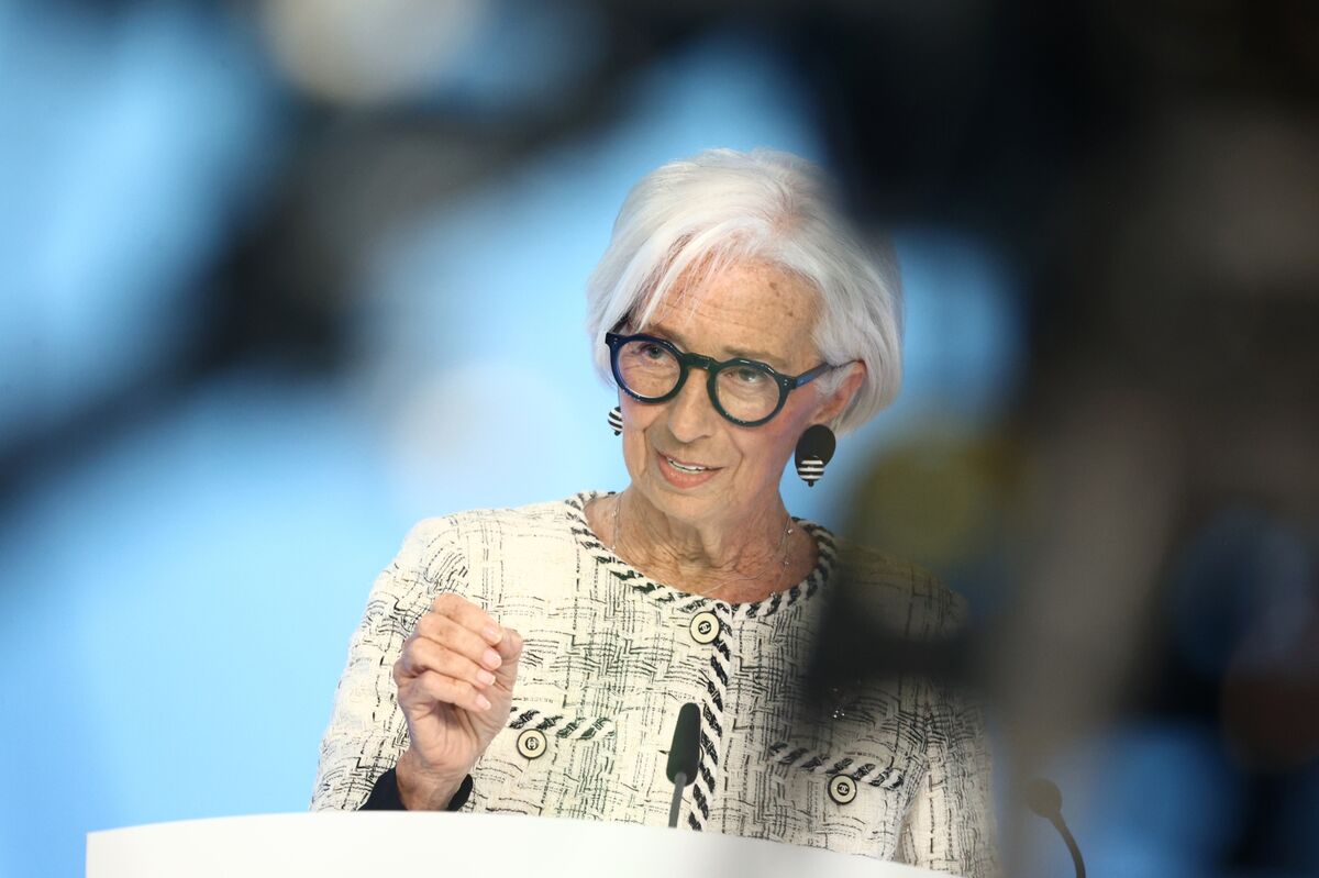 Lagarde Highlights ECB's Dilemma on Interest Rate Decisions Amid Ongoing Conflict