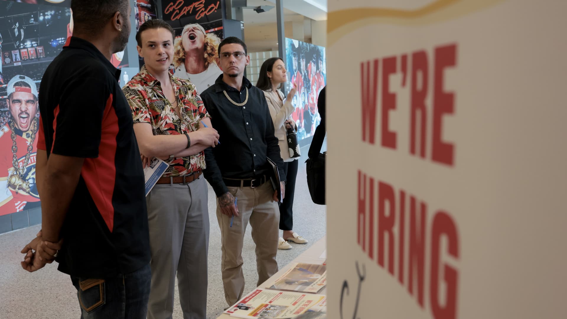 Men Losing Ground in the Labor Market as Women's Employment Rises