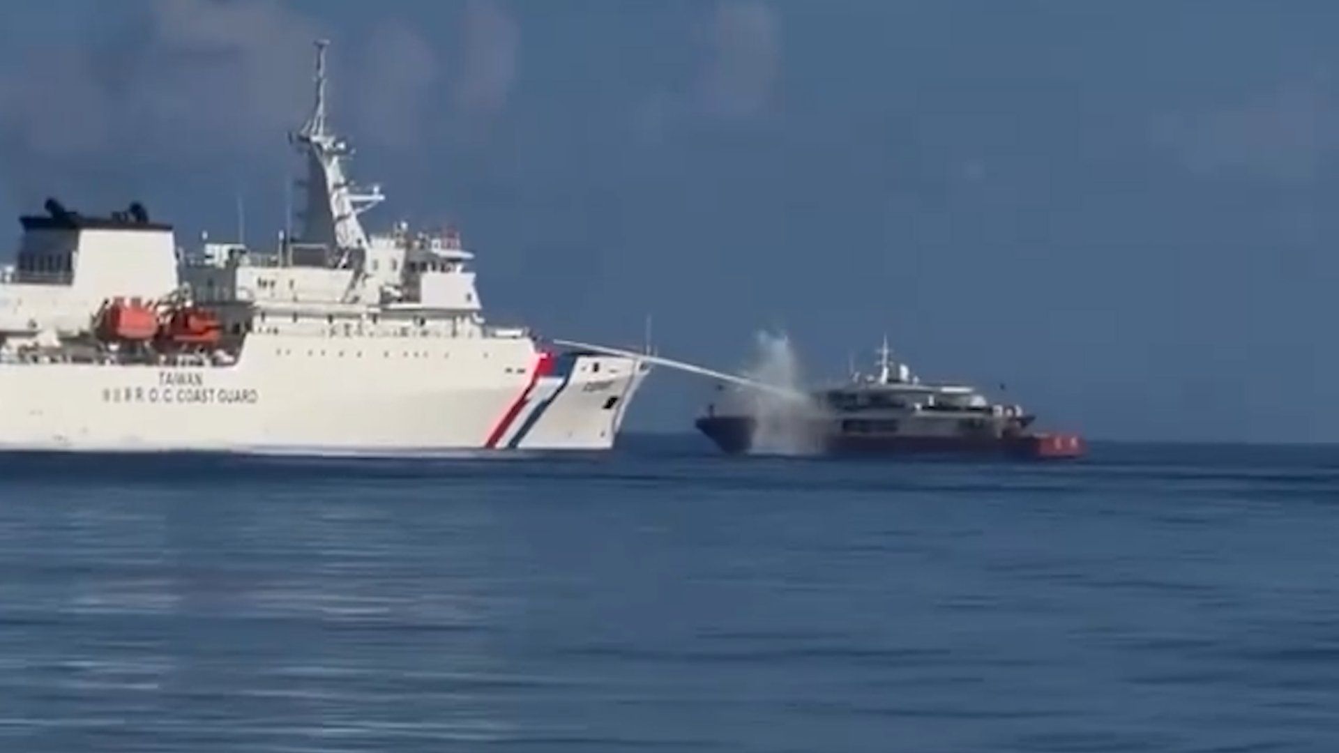 Taiwan Coast Guard Engages Chinese Fishing Boats in Maritime Clash