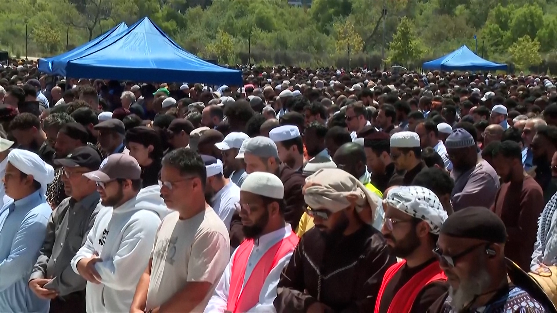 Thousands Attend Funeral Prayers for San Diego Mosque Attack Victims