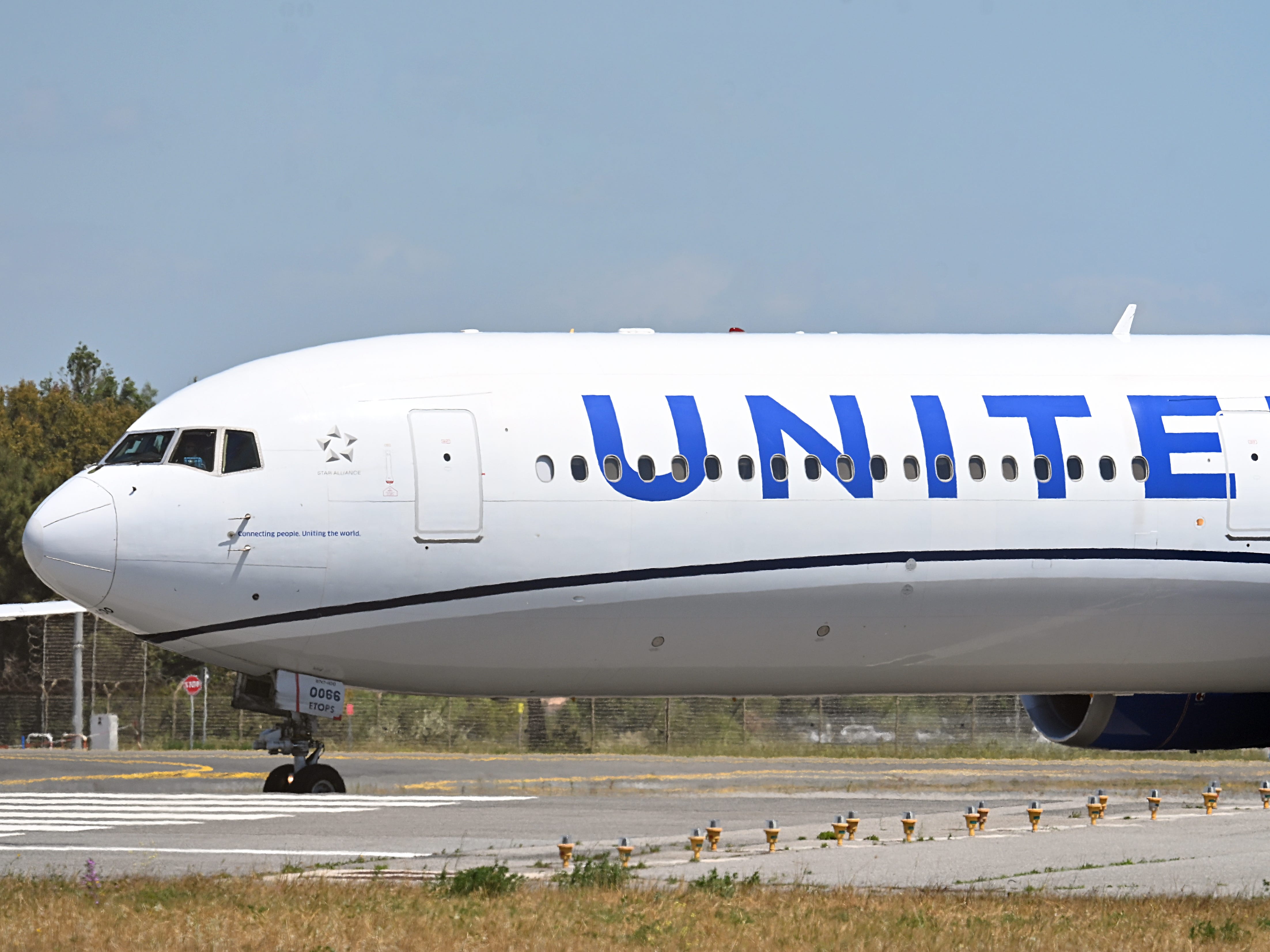 United Airlines Faces Nationwide Delays Due to Technology Outage
