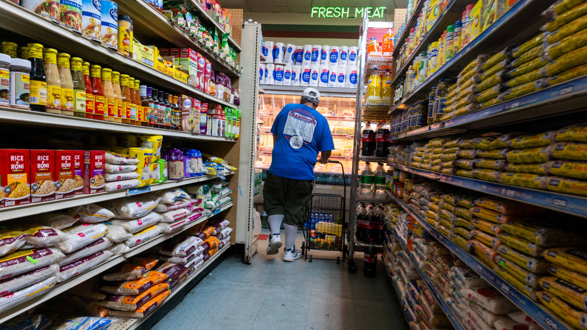 U.S. Grocery Sales Decline as Consumers Buy Fewer Items Amid Inflation