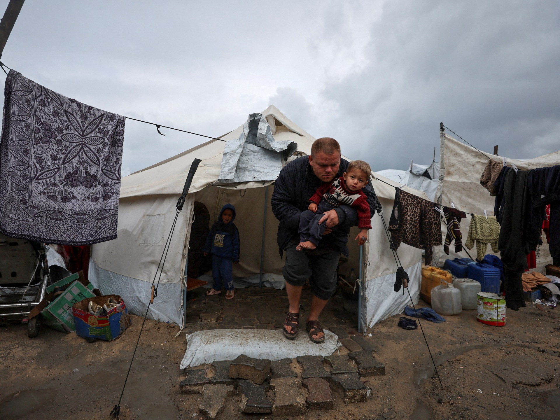 Worsening Summer Conditions Fuel Skin Disease Outbreak in Gaza's Refuge Camps