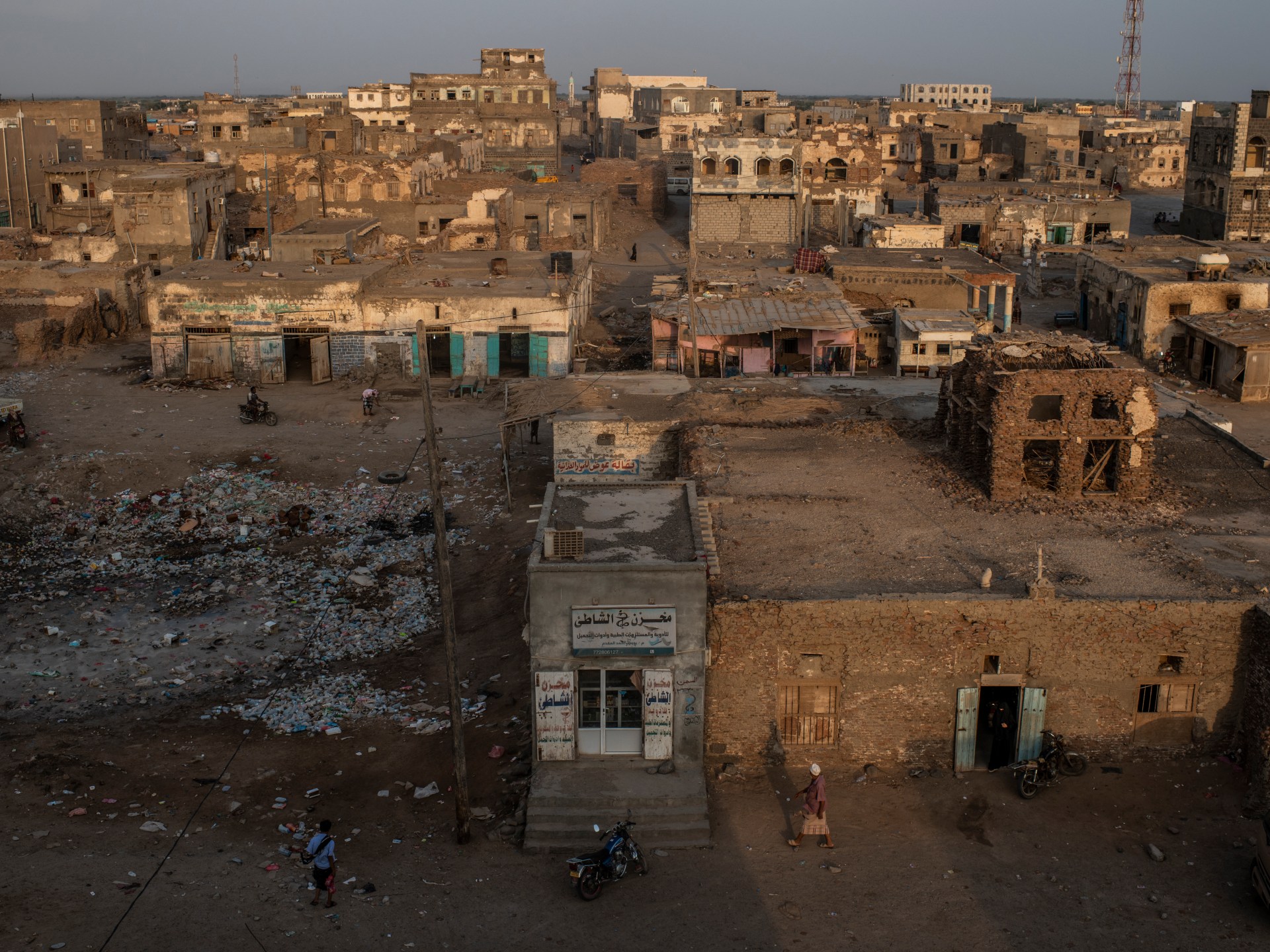 Yemeni Forces Claim Victory Against Houthi Attacks in Taiz Amid Ongoing Conflict