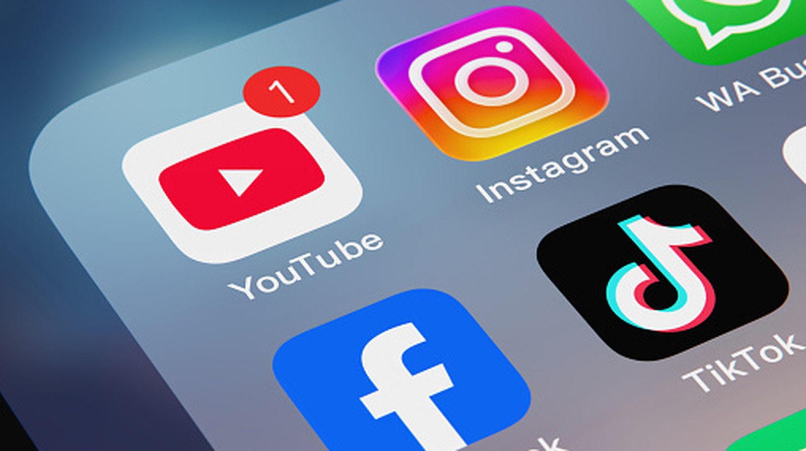 YouTube Expands Direct Messaging Feature in the US